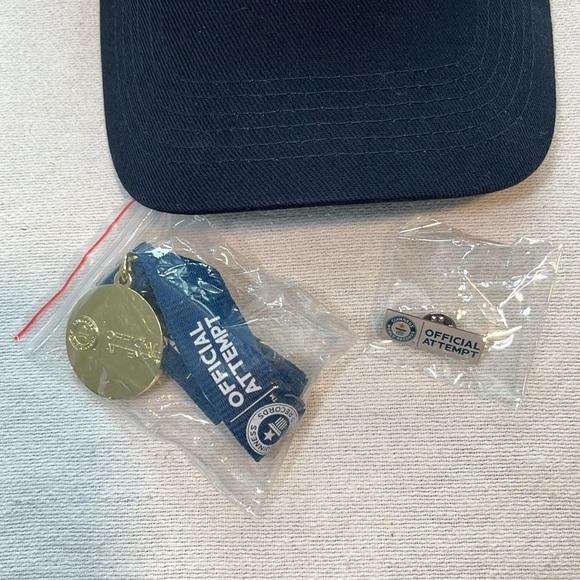 NWT Guinness World Records LOT of 3 Ballcap HAT Lanyard Metal Lapel Pin Official - Picture 15 of 17
